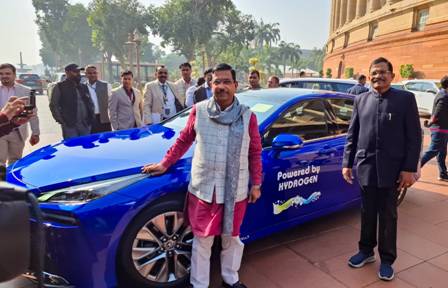 India Launches Pilot Project to Test Toyota’s Hydrogen Fuel Cell ...